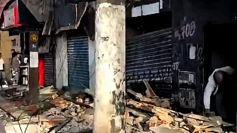 Sacada que desabou e feriu três pessoas no Jardim São Luís, zona sul de São Paulo