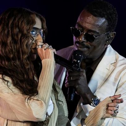 Seu Jorge reúne multidão no Anhangabaú com hits e participação de Marina Sena