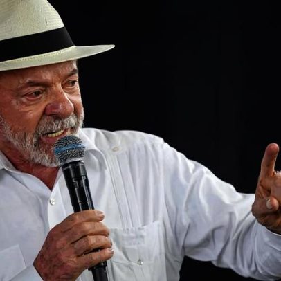 Lula inicia radioterapia após retirar lesão de câncer de pele no couro cabeludo
