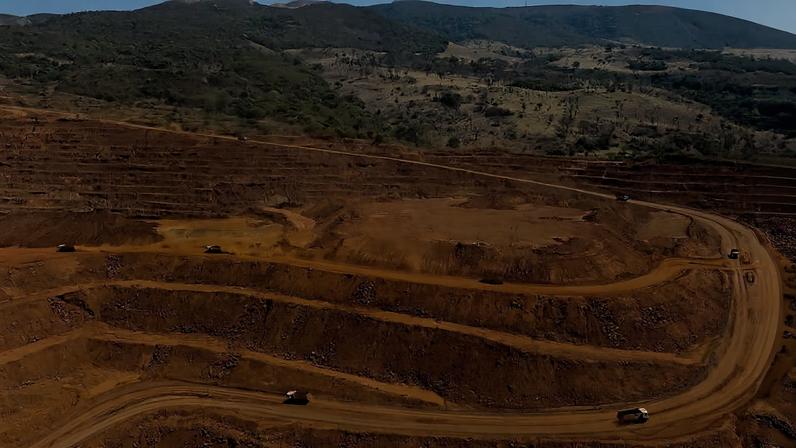Extração de níquel em Barro Alto (GO) em instalações da mineradora Anglo American