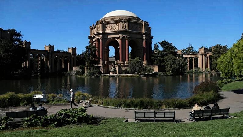 Vista do Palace of Fine Arts, em San Francisco, financiado pela filantropia durante a Era Dourada