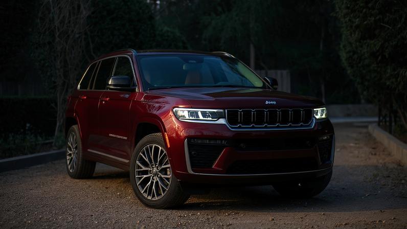 Novo Jeep Grand Cherokee, que tem opção com motor 2.0 turbo a gasolina que supera os 300 cv de potência