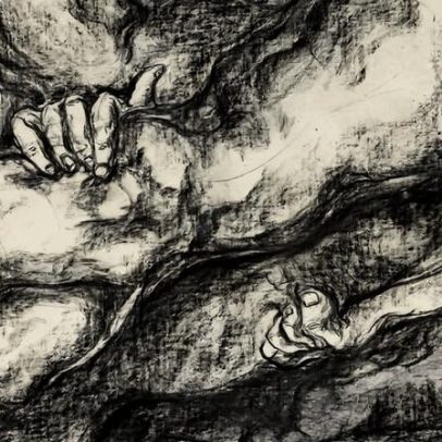 Exposição de Julia Gallo retrata corpos retorcidos em carvão e relevos metálicos