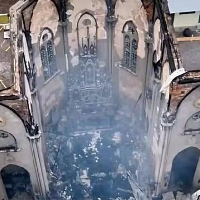 Incêndio destrói igreja centenária em Flores da Cunha, RS