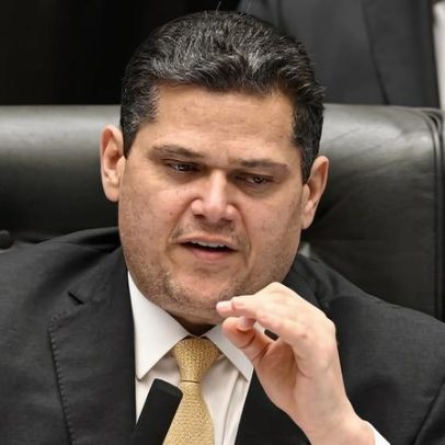 Oposição visita Alcolumbre para tentar frear 6x1 no Senado