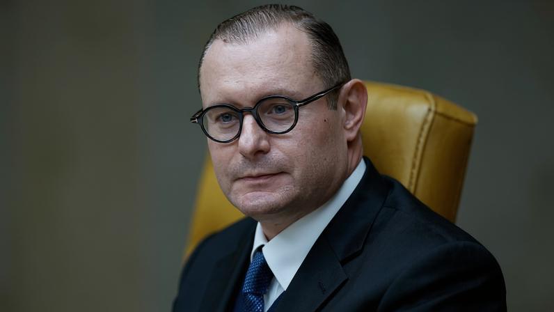 O ministro Cristiano Zanin durante sessão do STF