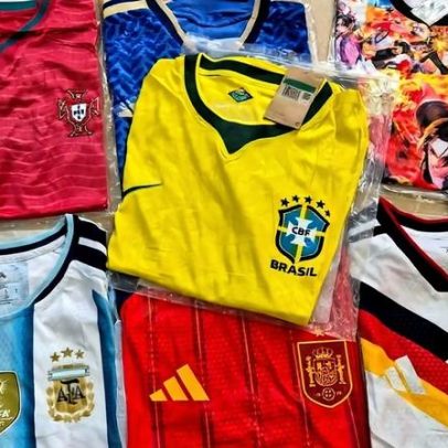 Receita Federal retém 22 toneladas de camisas de seleções no Porto de Santos
