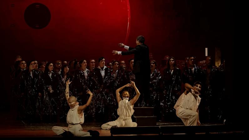 Cena da ópera 'Intolleranza 1960', em montagem de Eduardo Climachauska e Nuno Ramos