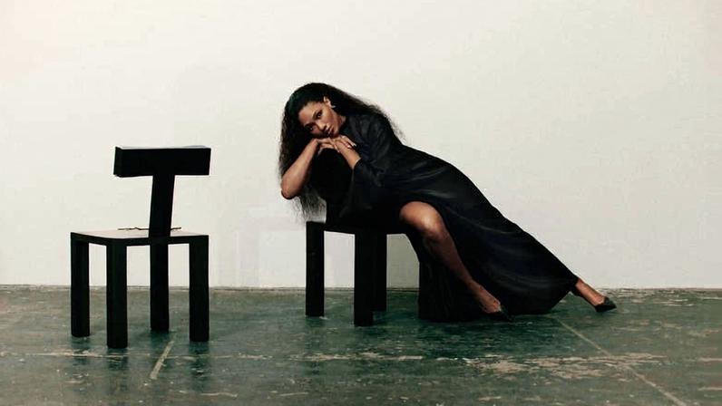 Fotos da cantora Luedji Luna na divulgação de seu projeto acústico