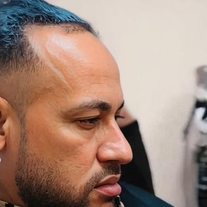 Imagem de Neymar com cabelo azul confunde torcedores antes da Copa