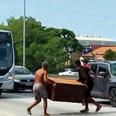 Polícia mata dois pedreiros no Rio; ferramentas confundidas com armas