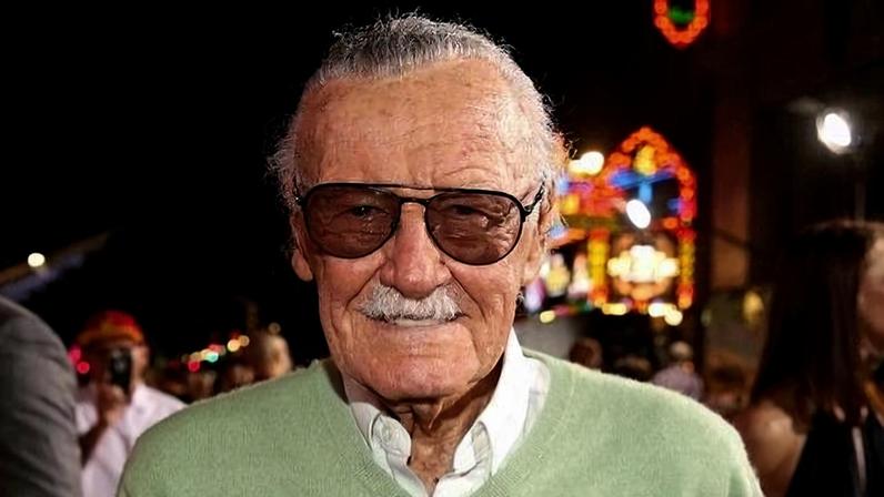 O quadrinista e cocriador da Marvel Comics Stan Lee durante evento