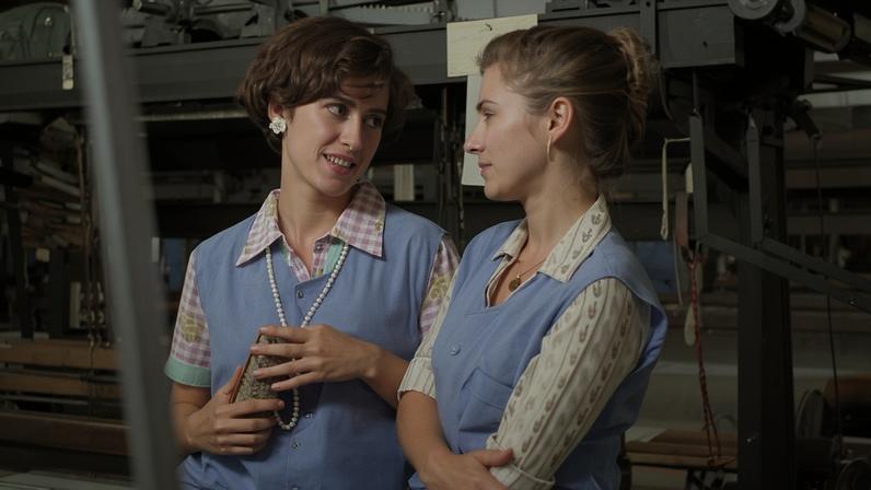Fernanda Torres e Maitê Proença em cena do filme 'Beijo 2348/72', de Walter Rogério