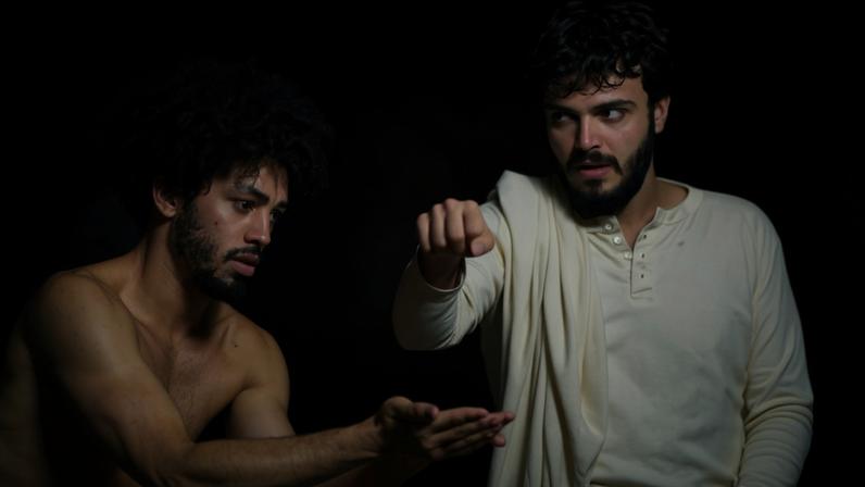 Cena do espetáculo 'Rosencrantz e Guildenstern estão Mortos', no Cine Copan