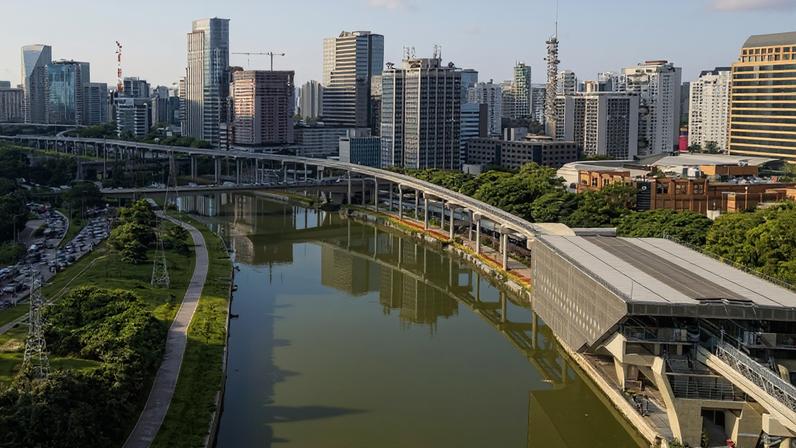 Marginal do rio Pinheiros na zona sul de São Paulo