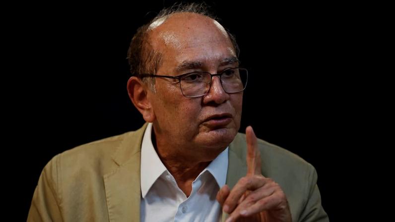 O ministro do STF Gilmar Mendes durante entrevista à Folha