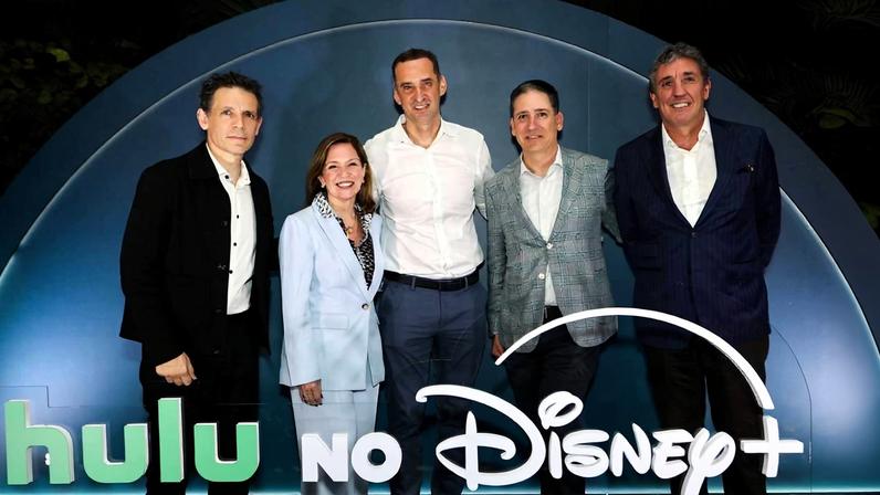 Da esq., Daniel Burman, Monica Albuquerque, Renato D'Angelo, Eric Schrier e Martín Iraola, executivos da Disney