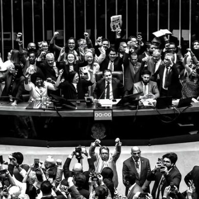 Redução de jornada de trabalho avança sob pressão eleitoral