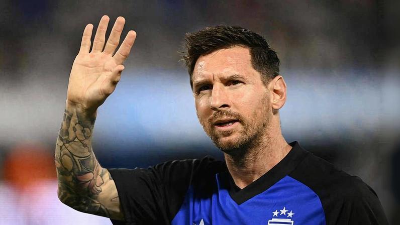 Messi antes de partida pela Argentina em La Bombonera, em Buenos Aires