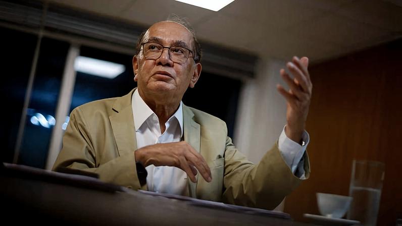 O ministro do STF Gilmar Mendes durante entrevista à Folha, em Brasília