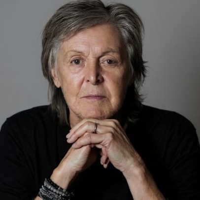 Paul McCartney apresenta nostalgia no novo The Boys of Dungeon Lane