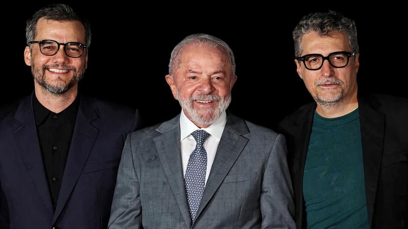O presidente Lula, com o diretor Kleber Mendonça Filho e o ator Wagner Moura