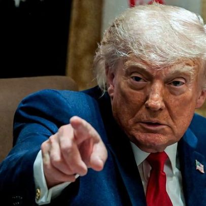 Maioria de imigrantes não deixará EUA para pedir green card, dizem autoridades