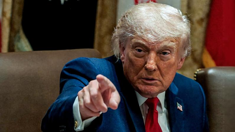 O presidente dos EUA, Donald Trump, durante uma reunião de gabinete na Casa Branca