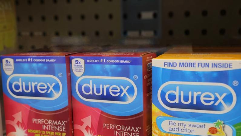 Preservativos da Durex em loja em Manhattan, nos Estados Unidos