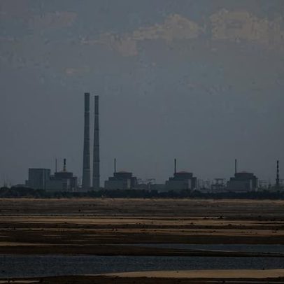 Rússia afirma que drone ucraniano atingiu a maior usina nuclear da Europa