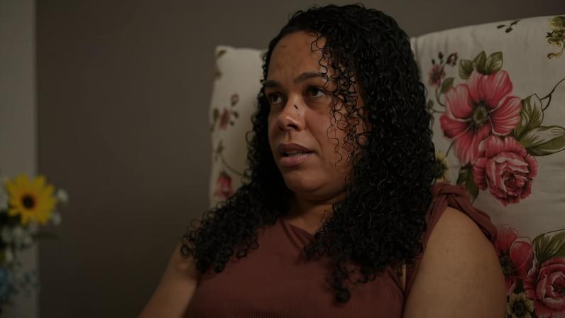 Ana Cláudia afirma que seu agressor ficou procurando o lugar 'onde ela morreria' para jogá-la no penhasco