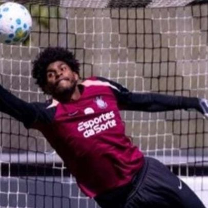 Corinthians negocia Hugo Souza por R$ 76,8 milhões
