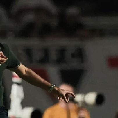 Abel Ferreira é multado em R$ 75 mil por gesto obsceno