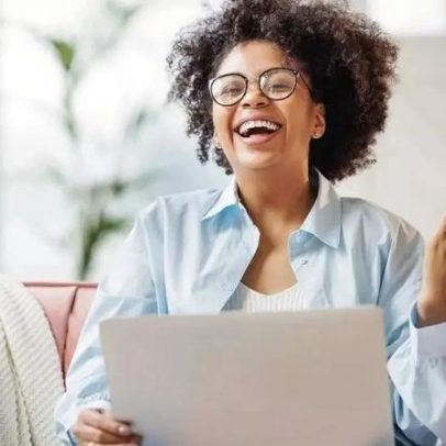 Psicologia explica significados de gesticular excessivamente ao falar