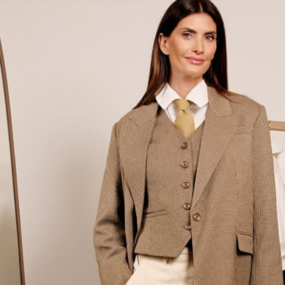 Isabella Fiorentino apresenta cinco looks do gravata ao jeans para a semana