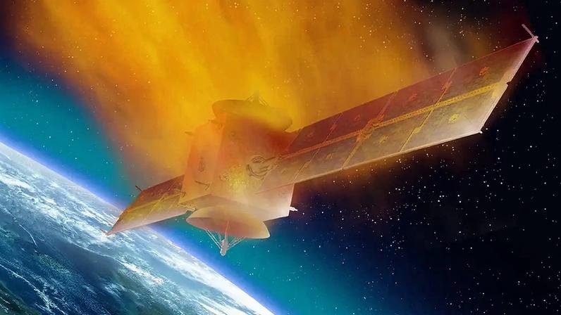 Satélite espacial com painéis solares estendidos, orbitando a Terra, envolto por uma aura laranja brilhante no espaço escuro estrelado
