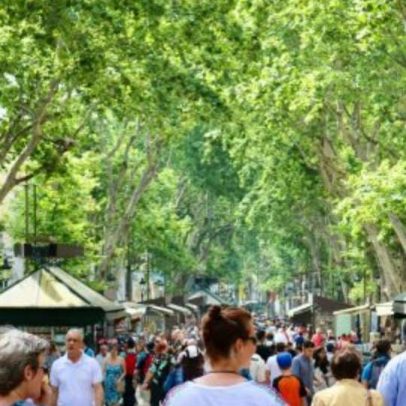 La Rambla: avenida icônica de Barcelona atrai milhões de visitantes
