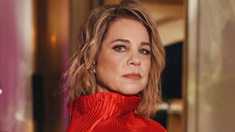 Aos 52 anos, Isabel Teixeira, Pilar em 'Quem Ama Cuida', mudou a dieta após descobrir síndrome rara que facilita o câncer: 'Tenho que cuidar da minha alimentação'.