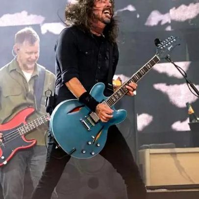 Foo Fighters lançam vídeo Spit Shine com zumbis e rock intenso
