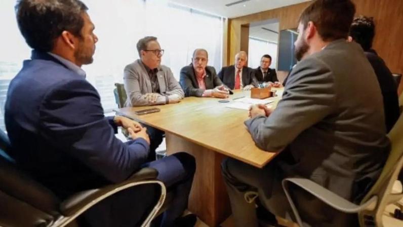 Documento do Internacional foi entregue ao presidente da CBF, Samir Xaud. –