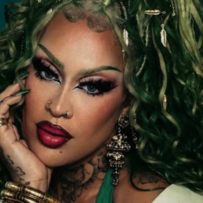 Gloria Groove celebra 10 anos com O Chá e reflete sobre o legado