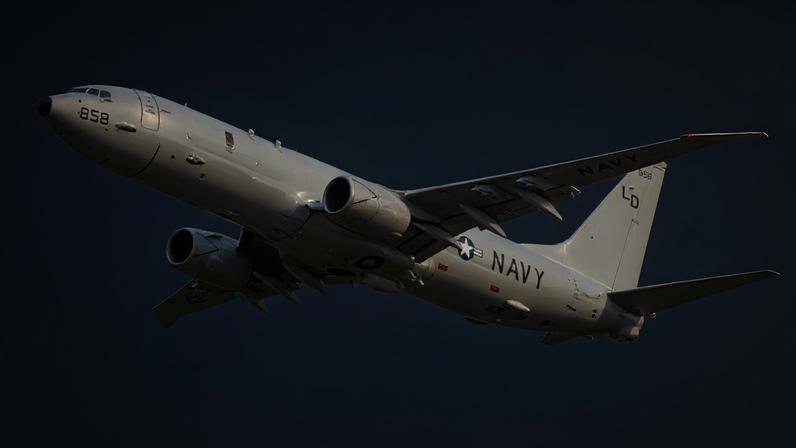 Boeing P-8 Poseidon da marinha americana durante o voo