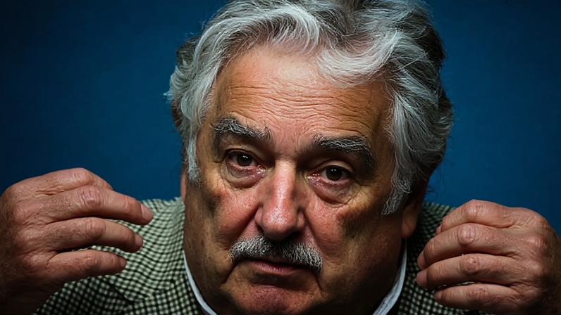 Há 1 ano, em 13 de maio de 2025, morreu o ex-presidente do Uruguai, José “Pepe” Mujica. Aos 89 anos, ele não resistiu após um período de cuidados paliativos desde o fim do tratamento contra câncer de esôfago. Ele sabia que não havia mais como lutar contra a doença, descoberta no início de 2024.