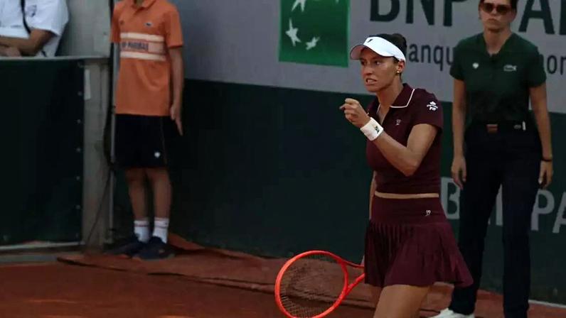 A paulista Luísa Stefani avança no torneio de duplas femininas em Roland-Garros. Em 29 de 2026.
