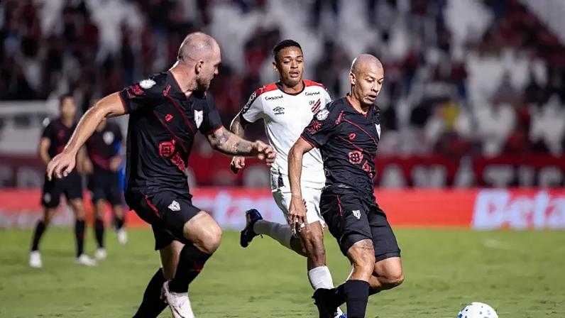 Foto: Divulgação / ACG - Legenda: Num jogo com poucas chances, melhor para o Furacão / Jogada10
