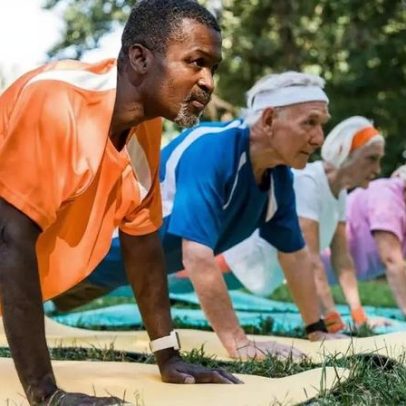 Pilates: prancha é o melhor treino de core a partir dos 60