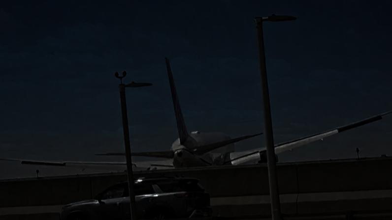 Aeronave transportava 221 passageiros e 10 tripulantes