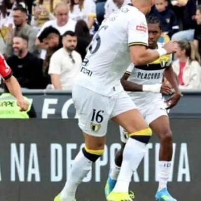 Benfica tropeça no Famalicão; Porto fica perto da taça