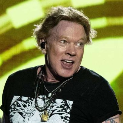 Axl Rose usa palavra em português durante show do Guns N' Roses nos EUA