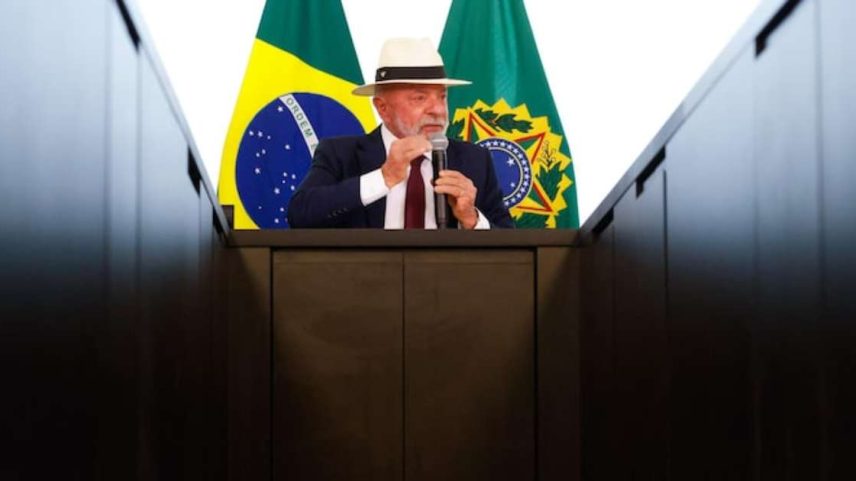 O presidente Luiz Inácio Lula da Silva durante cerimônia de assinatura do decreto de promulgação do acordo de comércio entre o Mercosul e a União Europeia (UE).
